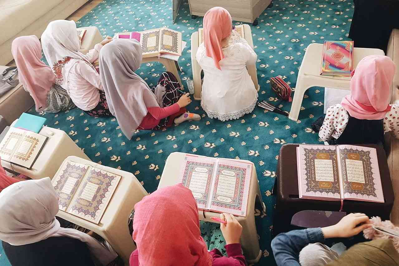 Kisah Inspiratif Ramadan, Mengenalkan Al-Qur'an Sejak Dini Melalui ...