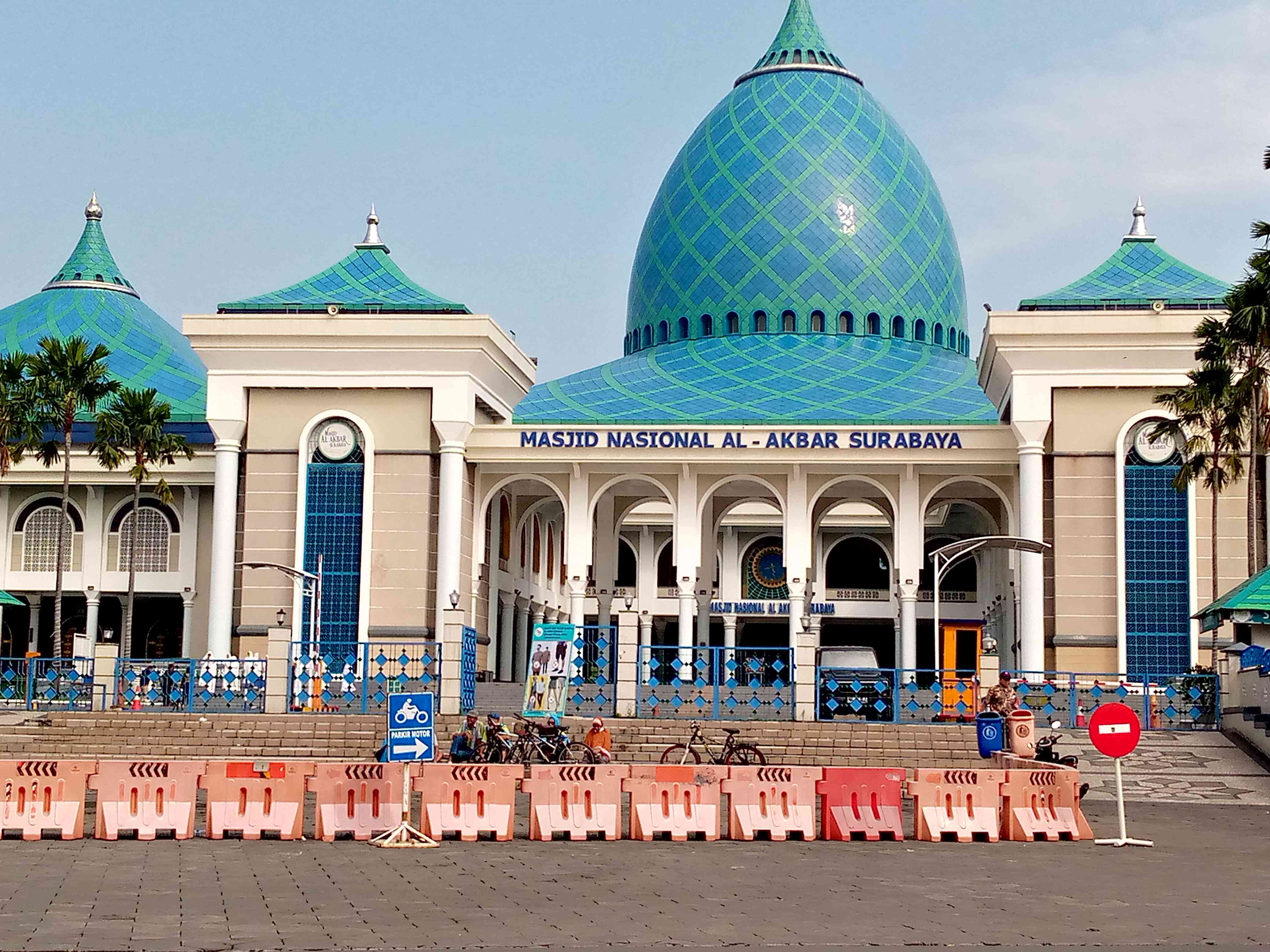 Berkunjung ke 5 Masjid di Surabaya