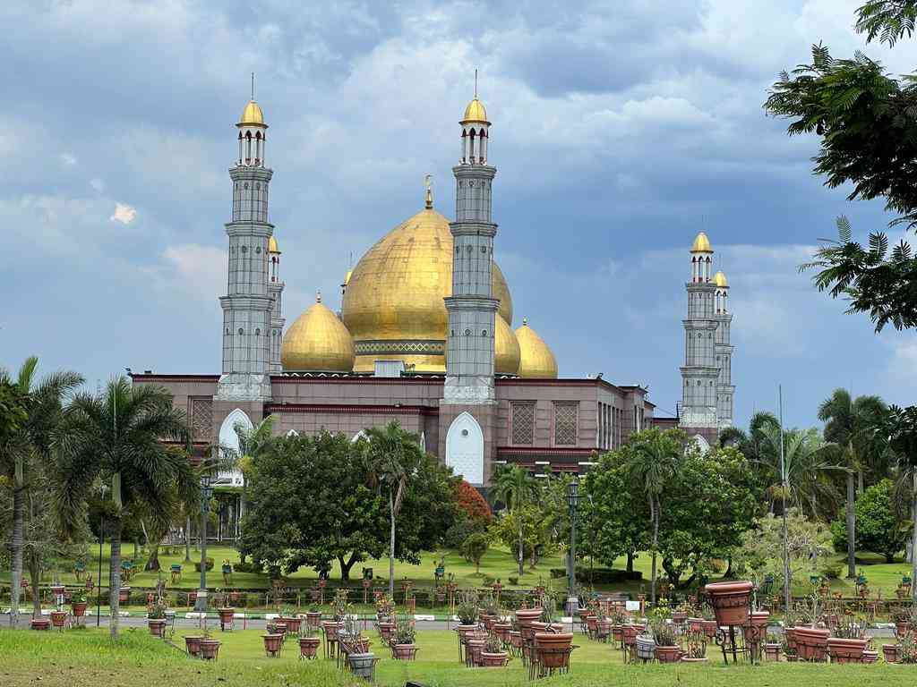 Pesona Masjid Dian Al-Mahri yang Tak Bisa Didustakan, Si Kubah Emas Tersohor di Asia Tenggara