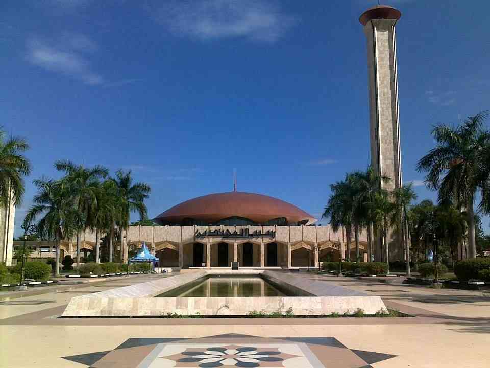 Masjid Sabilal Muhtadin, Penghormatan Ulama hingga Hutan Kota