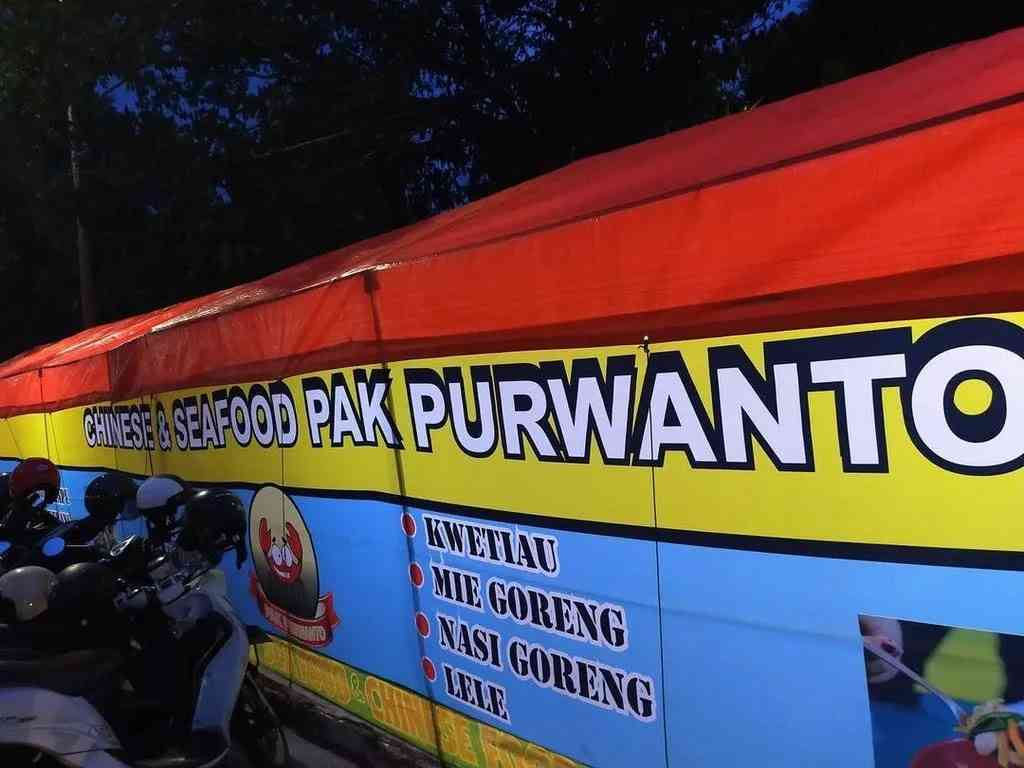 Serunya Ngabuburit Sampai Buka Puasa di Warung Lesehan Pinggir Jalan UGM