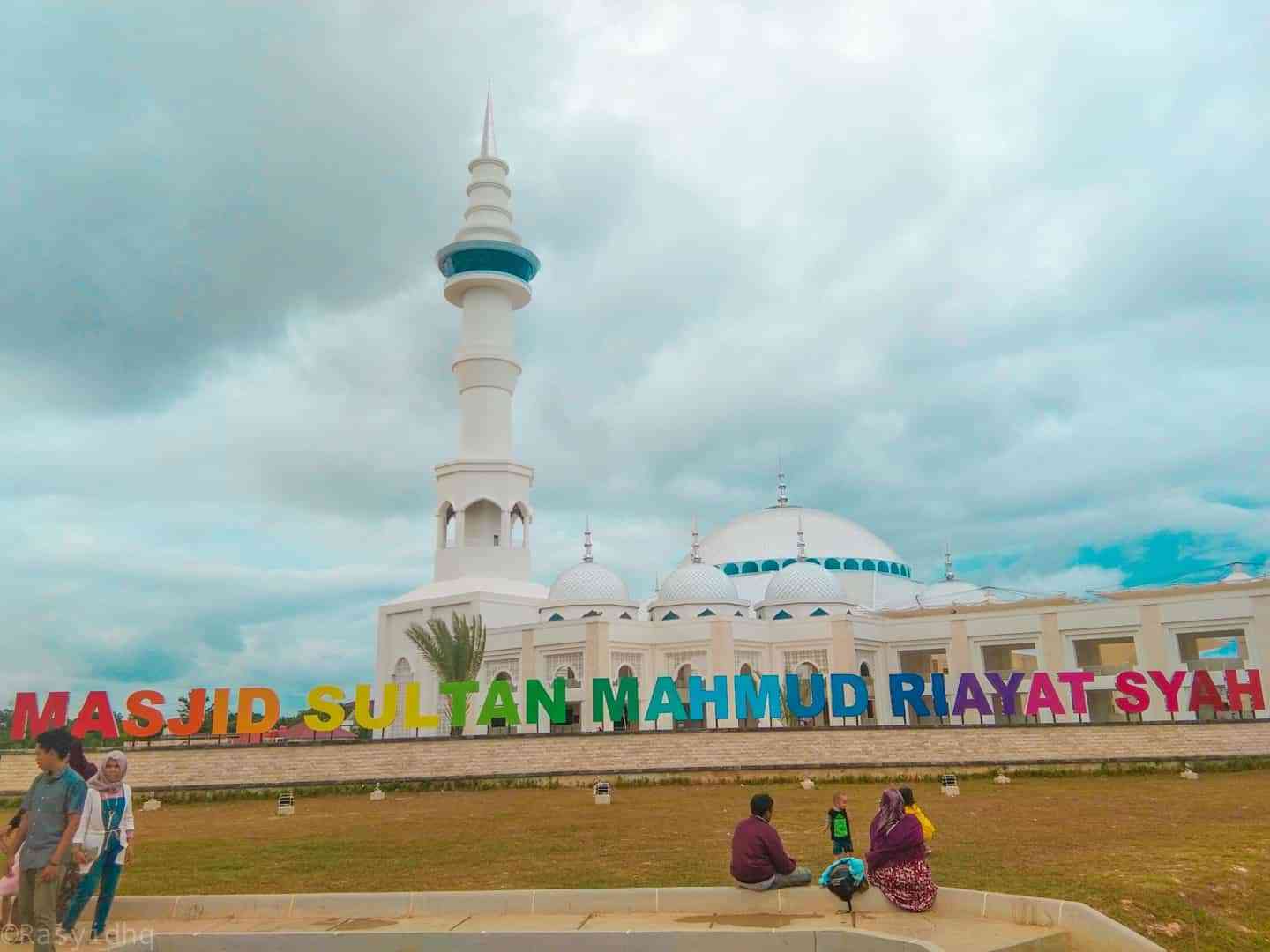 Menengok Indahnya Masjid Sultan Mahmud Riayat Syah Batam