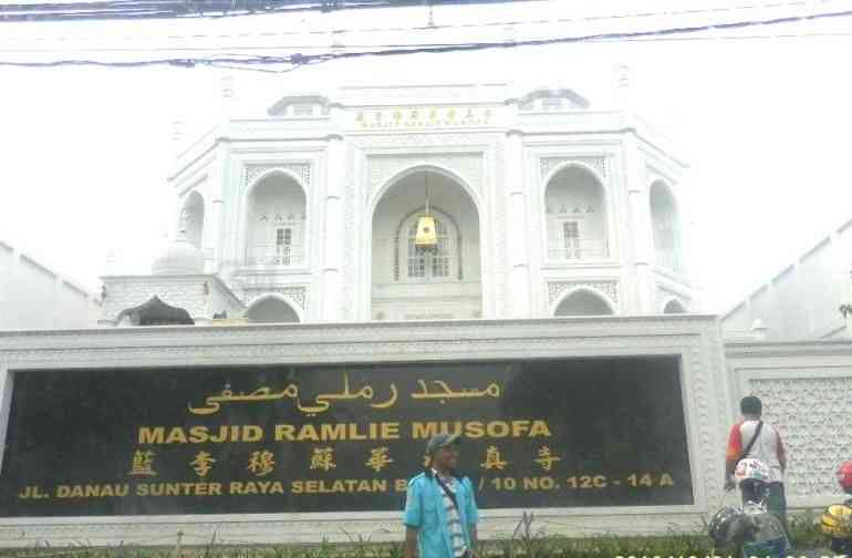 Masjid Persembahan dari Seorang Mualaf Keturunan Tionghoa