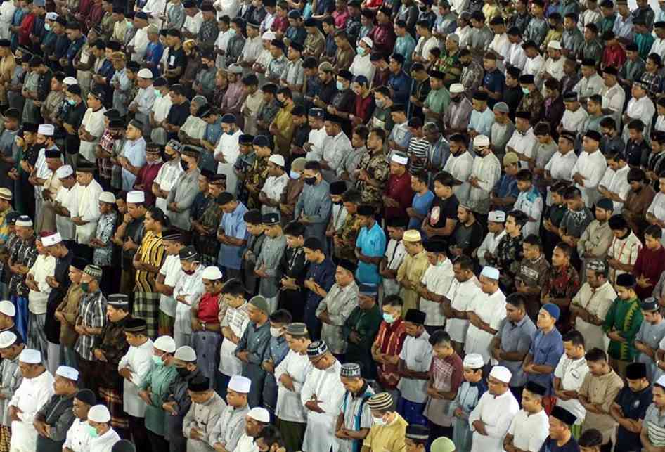 Outfit Nyaman Menunjang Kekhusyuan Sholat Taraweh Berjamaah