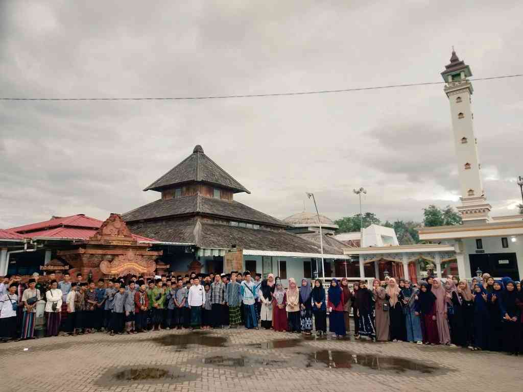 Ziarah Makam Kiai Ageng Muhammad Besari Tegalsari Ponorogo