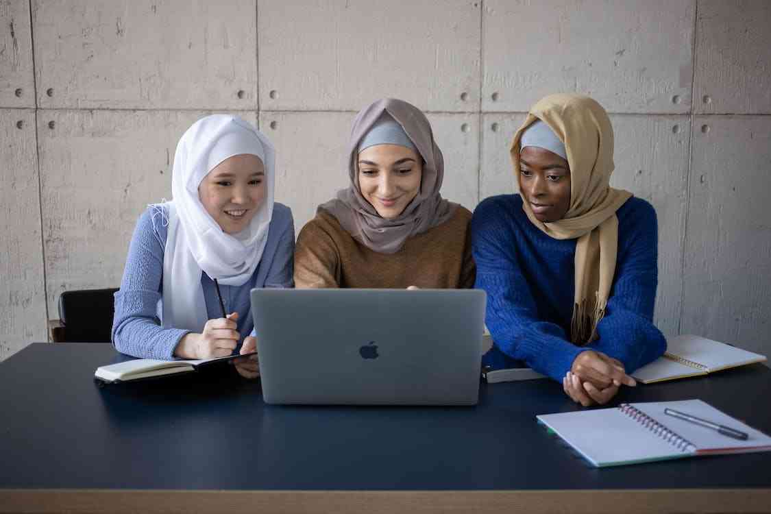 Kebahagiaan Sejati dalam Islam: Rahasia Mencapainya Melalui Puasa dan Praktik Ibadah