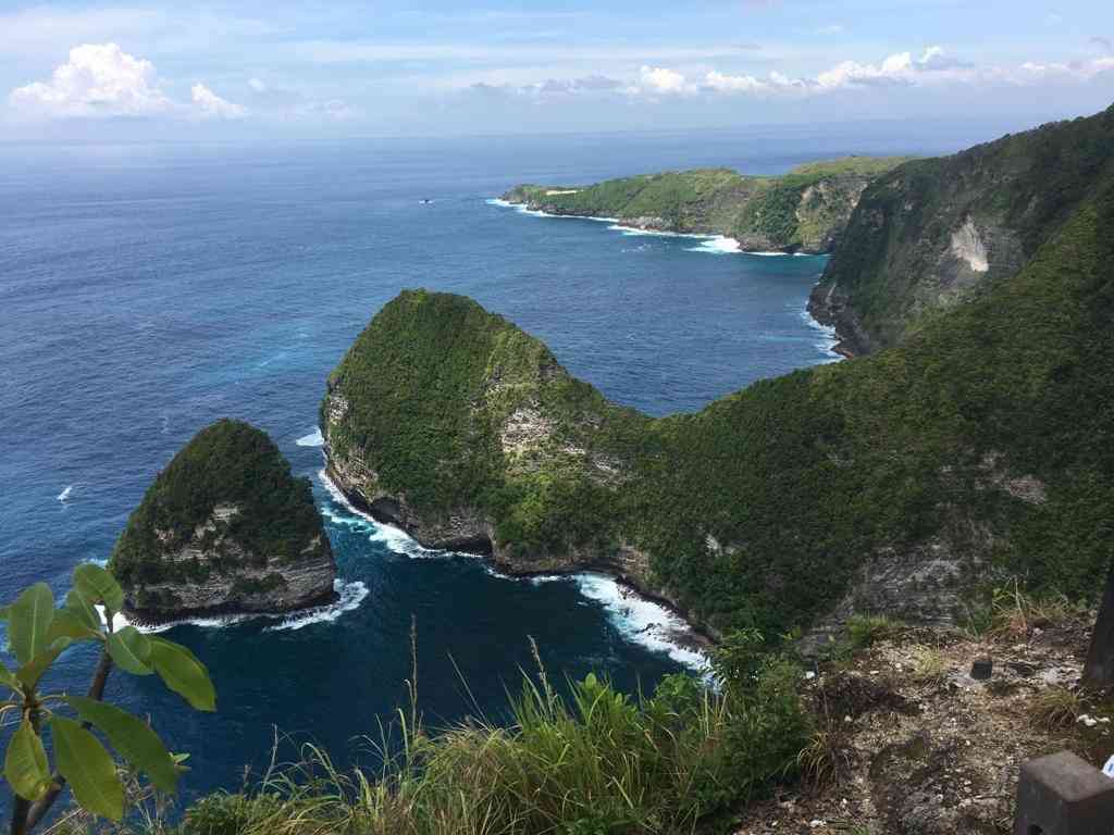 Wisata Sekaligus Menjada Kelestarian Pantai-Pantai di Nusa Penida yang Penuh Pesona