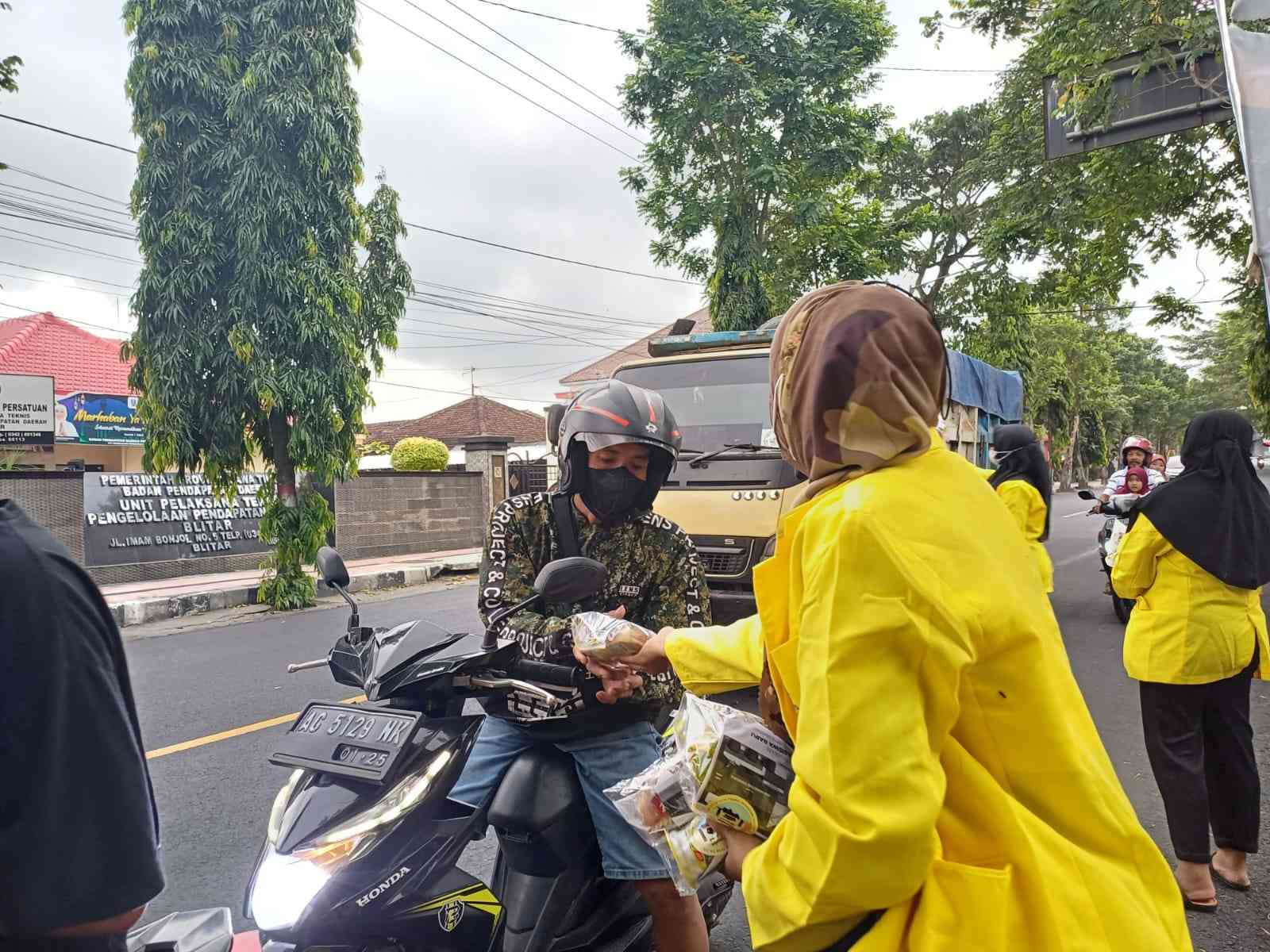 2000 Ta'jil untuk Warga Kota Blitar