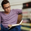 Tips Memulai Kebiasaan Membaca Buku Buat Kamu yang Gampang Mengantuk