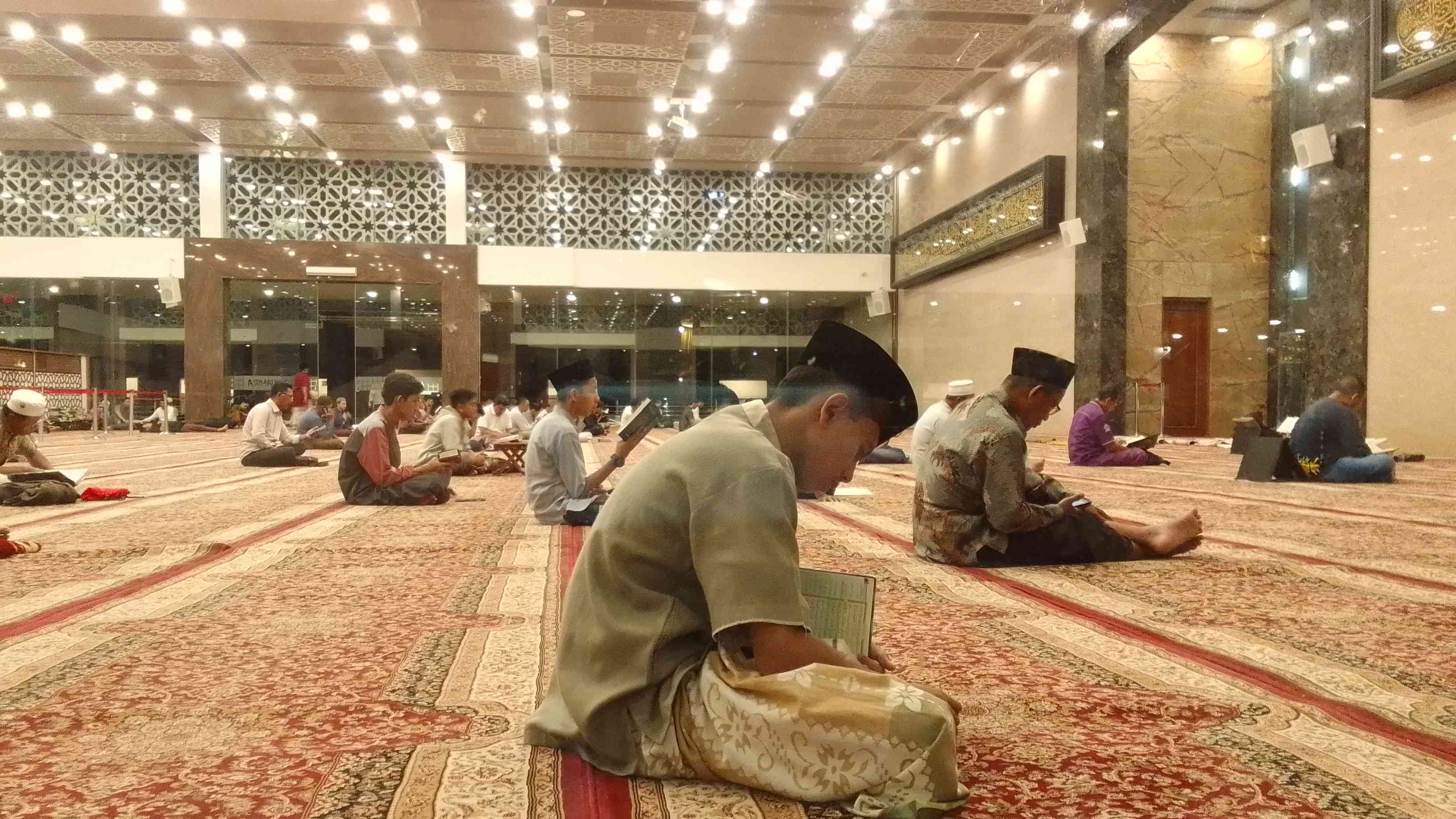 Apa Saja yang Dilakukan Selama Iktikaf di Masjid pada 10 Hari Terakhir Ramadan
