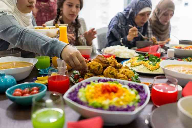 Bukber Hemat Tetap Nikmat, Gunakan 8 Cara Ini