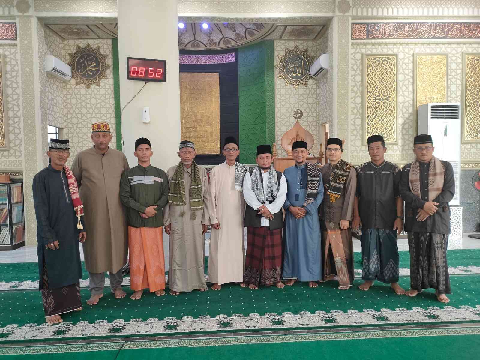 Khatib Idul Fitri Masjid Babul Maghfirah, Tgk Syarkawi Lc: Jangan Buat Dosa Baru