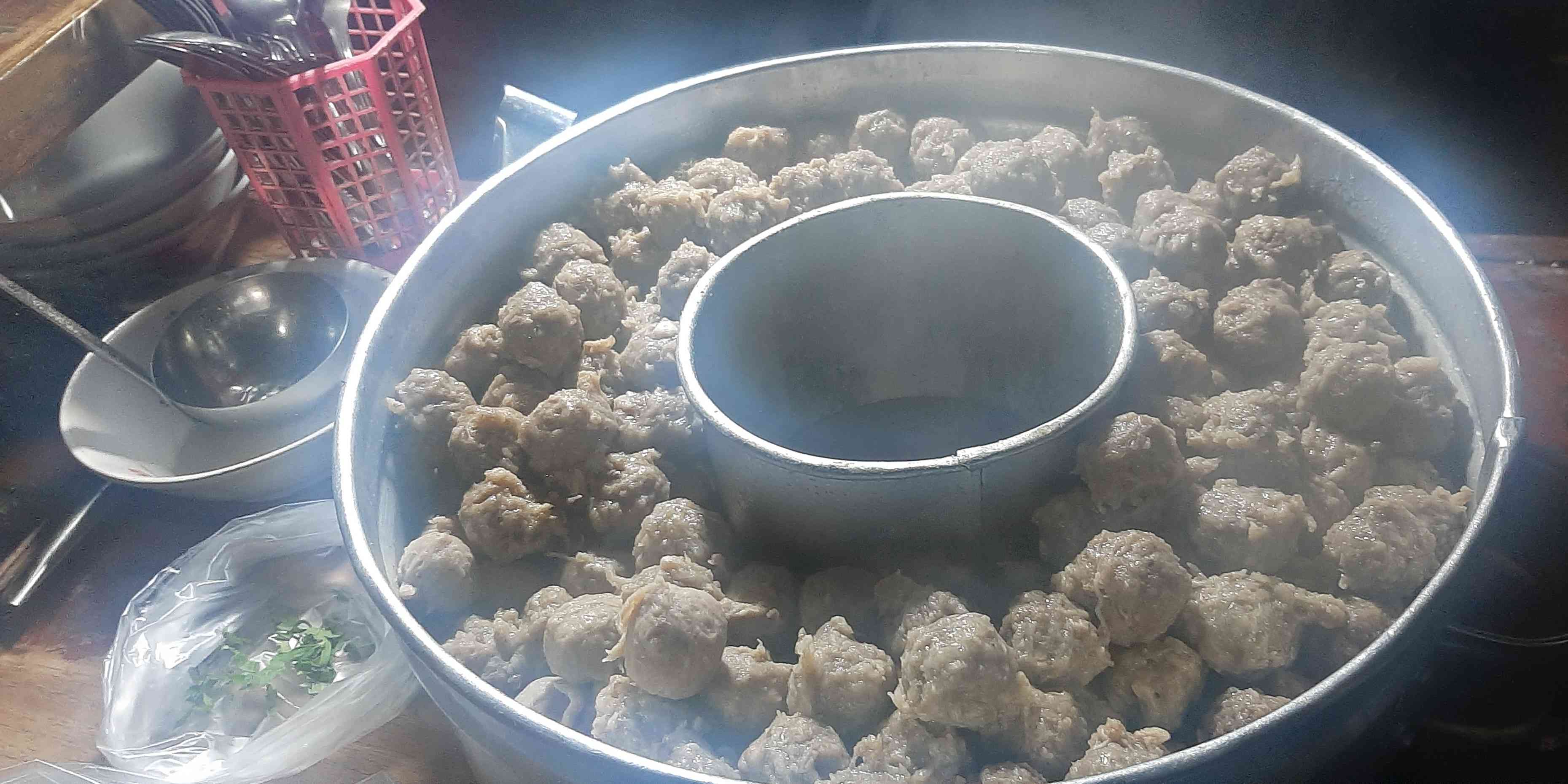 Bakso 'Sabar' Magetan, Lumer di Mulut dan Kisah Sabarnya