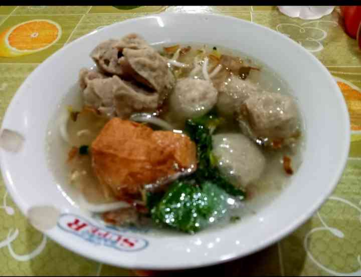 Makan Bakso Dapat Kenangan, Ya Bakso Mas Tris dan Bakso Pulau Semau