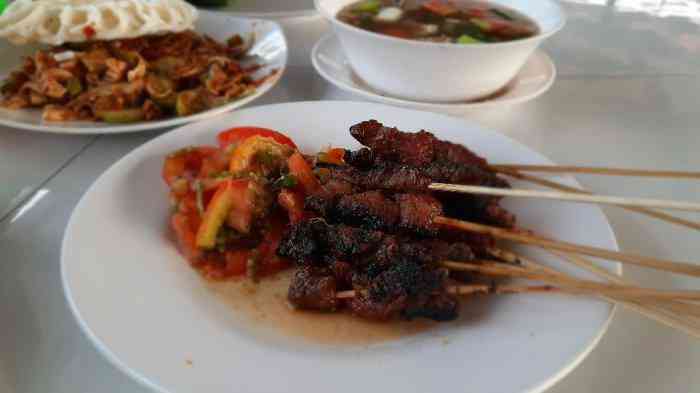 Kuliner Khas Jawa Barat: Lezatnya Siomay dan Sate Maranggi