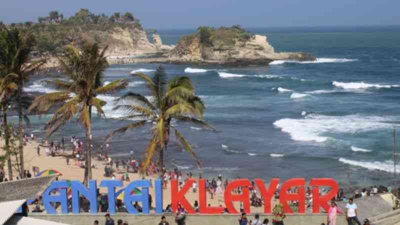 Pantai Favorit Liburan Lebaran