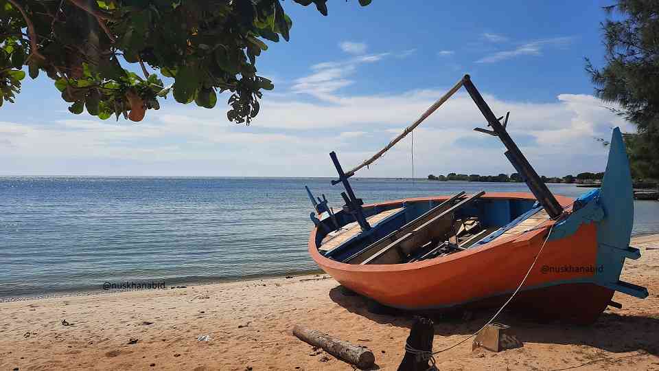 Awas! Tenggelam dalam Pesona Keindahan Pantai Blebak Jepara