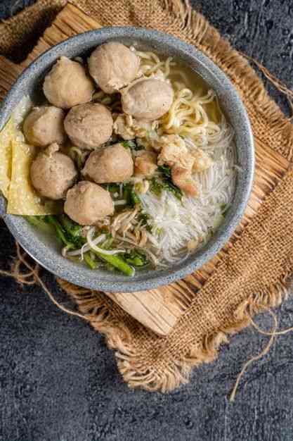 Kenapa Justru Bakso yang Menjadi Menu Andalan Keluarga Kami Saat Lebaran?