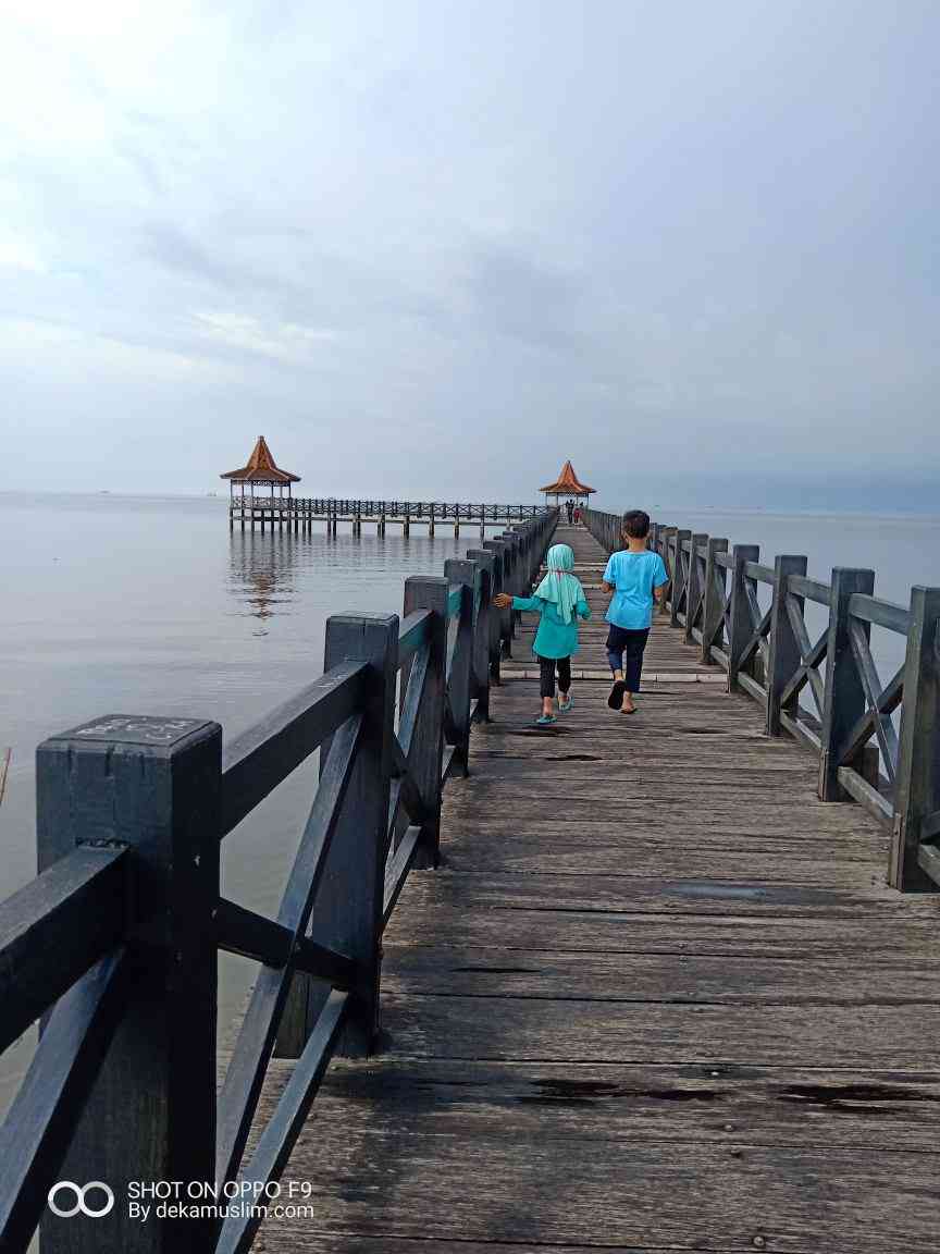 Singgah Sebentar di Pantai Bentar