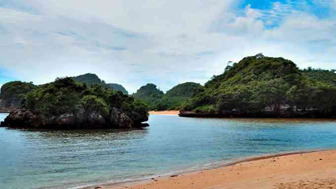 Pantai Gatra, Surga Tersembunyi untuk Healing dan Bersantai