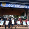 8 Tahun Koteka: Suka Duka Nge-trip dari Goa Gudawang Sampai Curug Cibeureum