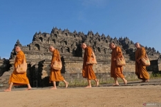 Memperingati Hari Raya Waisak, Perjalanan Inspiratif Para Biksu dari Thailand ke Indonesia