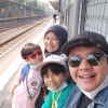 Serunya Liburan Keluarga ke Bogor Naik KAI Commuter