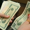 Haruskah Menolak Dollar untuk Pembayaran?
