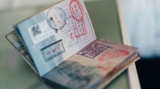 Digitalisasi Menghapus Stempel di Paspor
