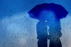 Puisi: Pada Titik Hujan