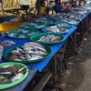 Berdagang Ikan Pinggir Jalan Raya Pulau Baii, Apa Tidak Menganggu Kenyamanan Penggunaan Jalan?