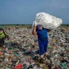 Pengolahan Sampah Plastik menjadi Ecobrick Paving Block