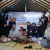 KKN PMD Unram Adakan Pelatihan Pembuatan Tas dari Sampah Anorganik di Desa Pengenjek,Kec.Jonggat, Lombok Tengah