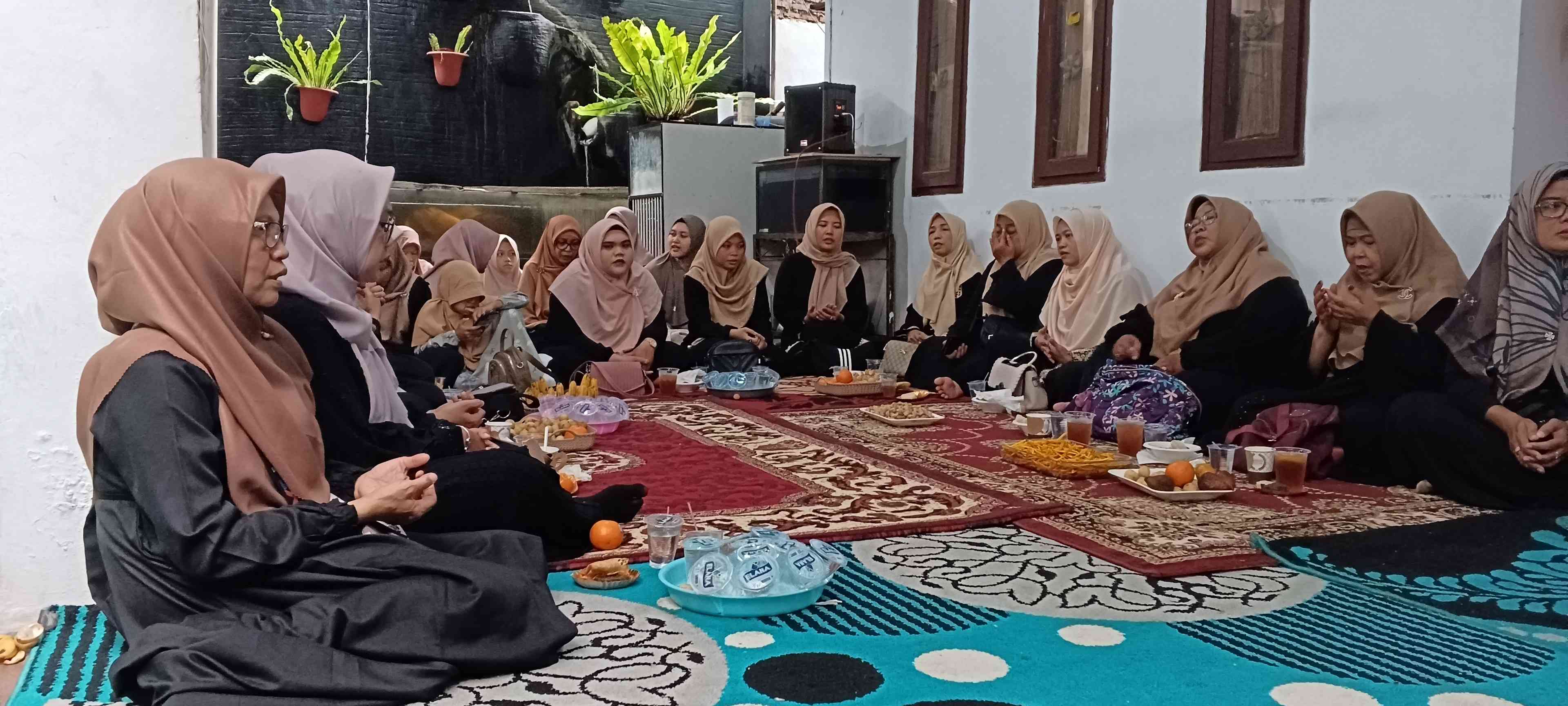 Tradisi Munggahan bersama Guru-guru Yayasan Al Ikhlas Pondok Gede