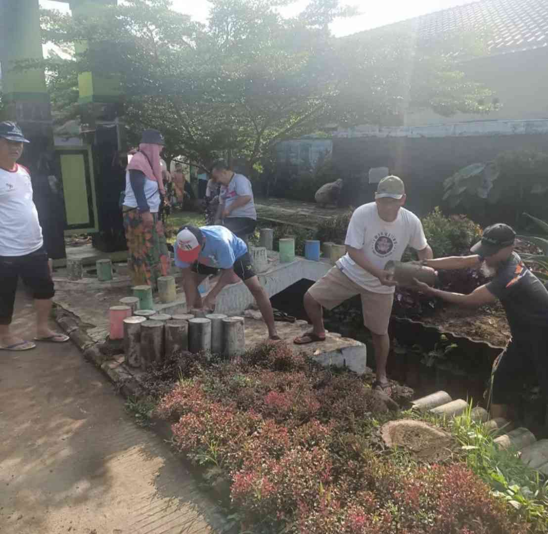 Warga Garut Bersama Massa Relawan Nusantara Melakukan Giat Gorol Menyambut Ramadhan