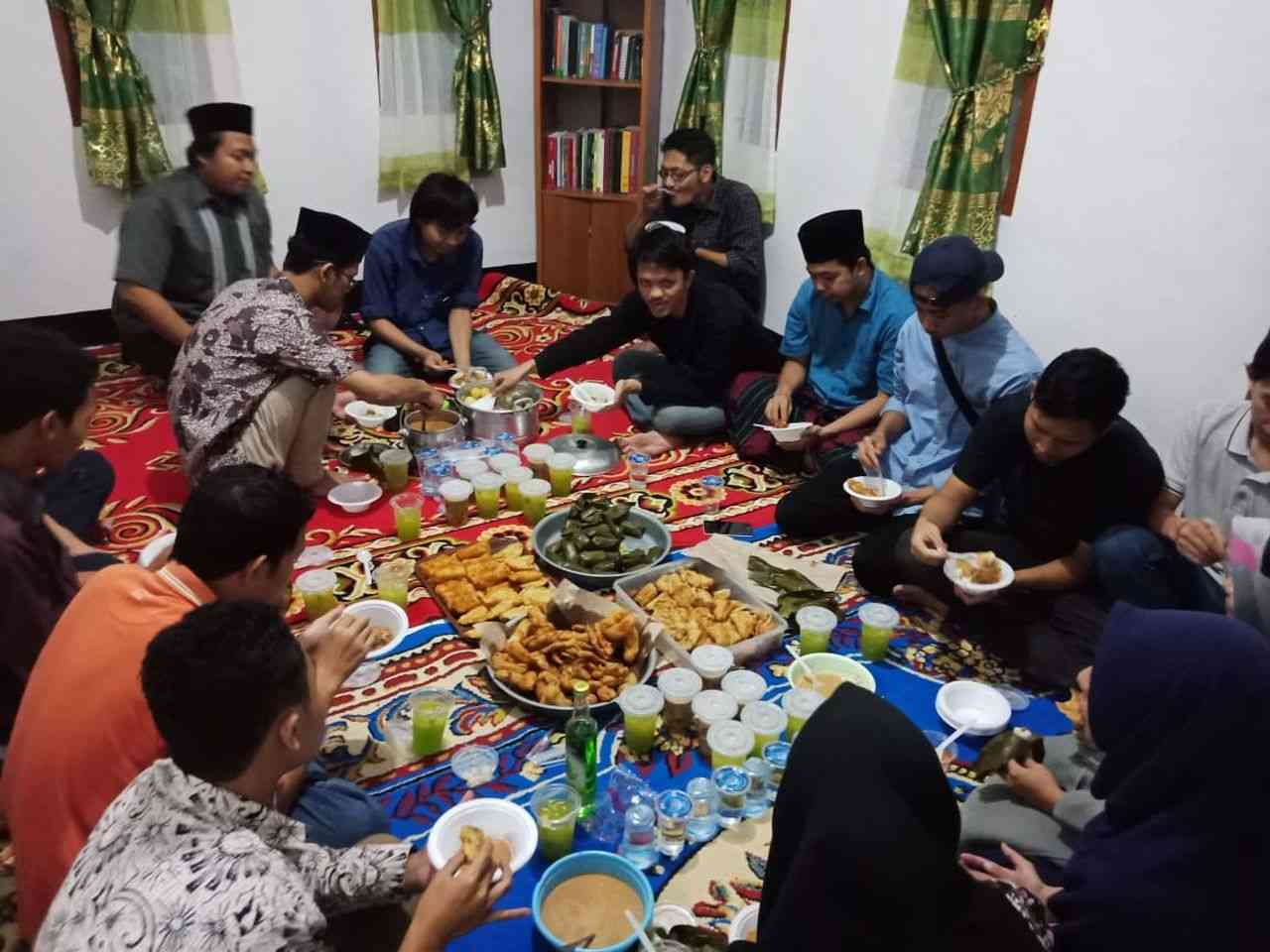 Bukber Bersama Teman Lama yang Harus Diwaspadai