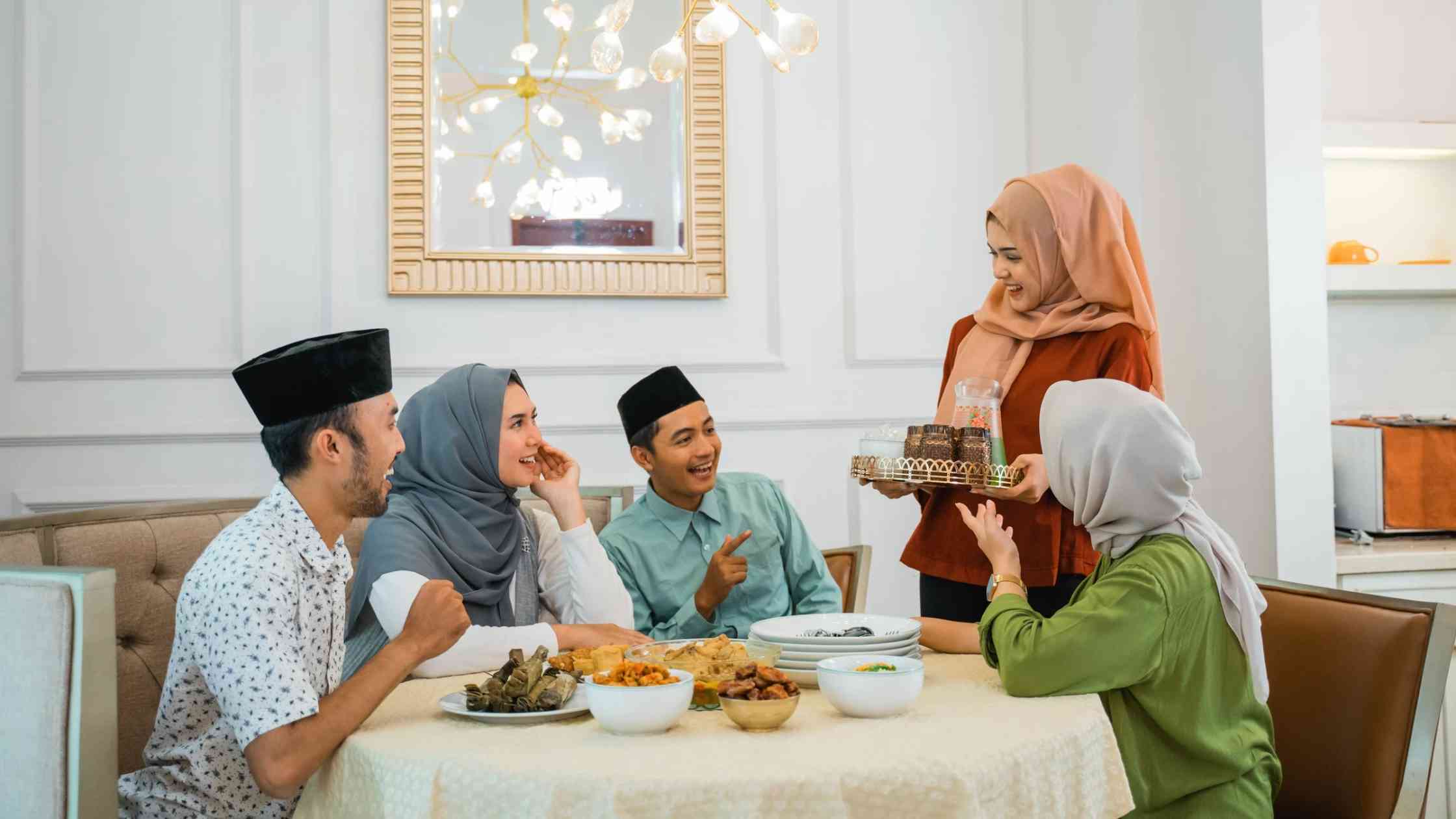 Bukber Sama Teman Lama? Jangan Sekarang