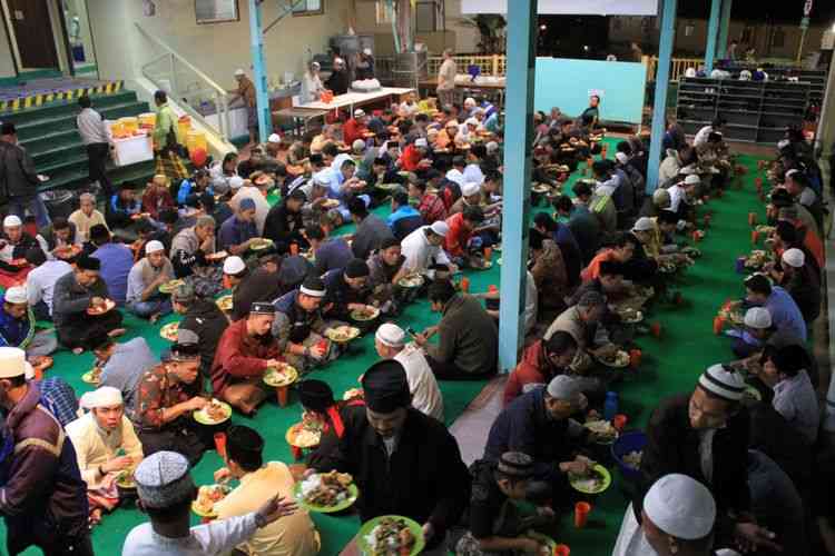 Bukber dengan Teman Lama? Semoga Dia Tidak Berubah