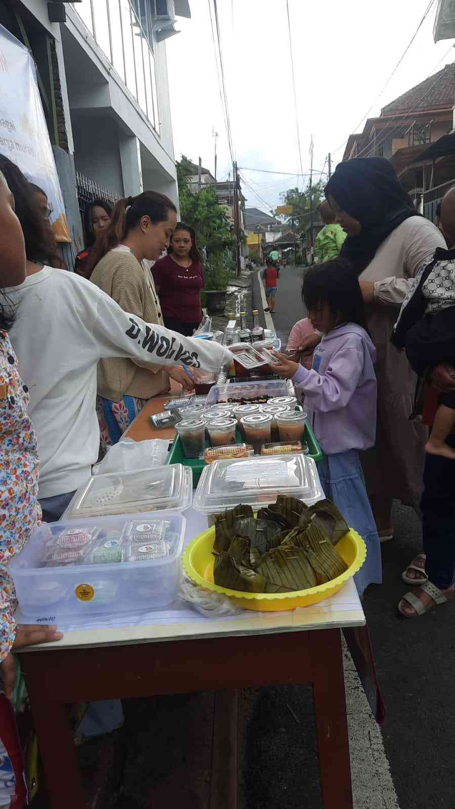 "Takjil Ramadhan", Upaya Jamaah Pengajian An Nisa untuk Meningkatkan Perekonomian Warga Sekitar