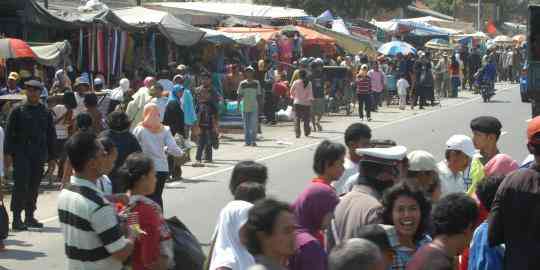 Kenapa Bazar Ramadan Jadi Tempat Penumpukan Sampah?