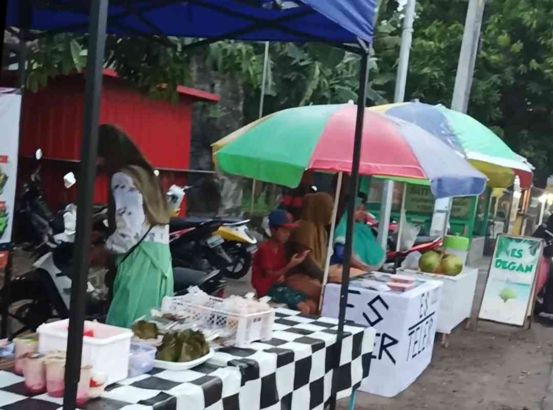 Basah Kuyup Gagal Meliput Pasar Takjil Ramadan Karena Hujan