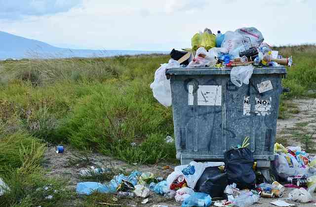 Menjaga Kebersihan Lingkungan Selama Bulan Ramadan 2024: Pentingnya Mempraktikkan Pembuangan Sampah yang Bertanggungjawab