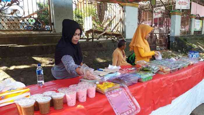 Ibu-ibu Jualan Takjil, Haruskah Terhenti Setelah Ramadan?