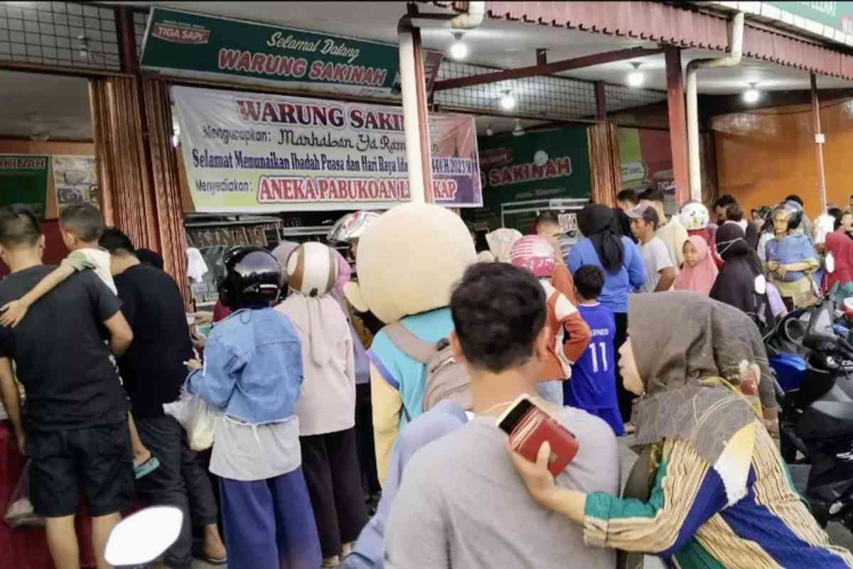 Casflow Penjual Buah di Pasar Takjil Simpang Anduring, Sebuah Kisah Hikmah