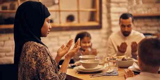 11 Hikmah Puasa Ramadan: Menempa Diri Menjadi Pribadi yang Lebih Baik