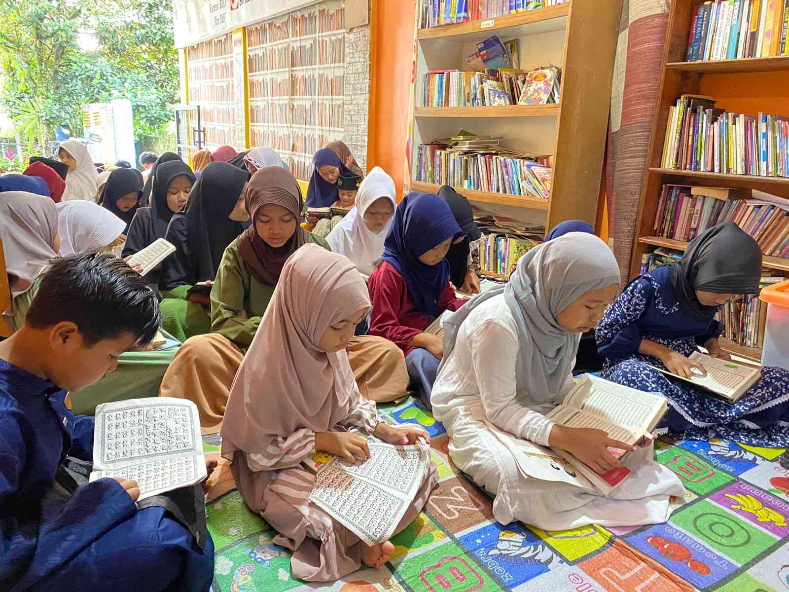 Hai Kawan, Ayo Tadarusan di Taman Bacaan