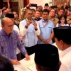 Ketua TKN Rosan Roeslani Serahkan Hasil Rekapitulasi KPU ke Presiden Terpilih Prabowo Subianto