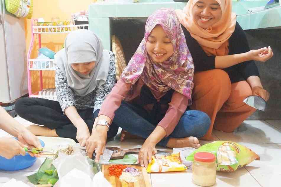 Puasa Sambil KKN, Kreasi Menu Berbuka Puasa ala Anak Kost dalam "Keberagaman"