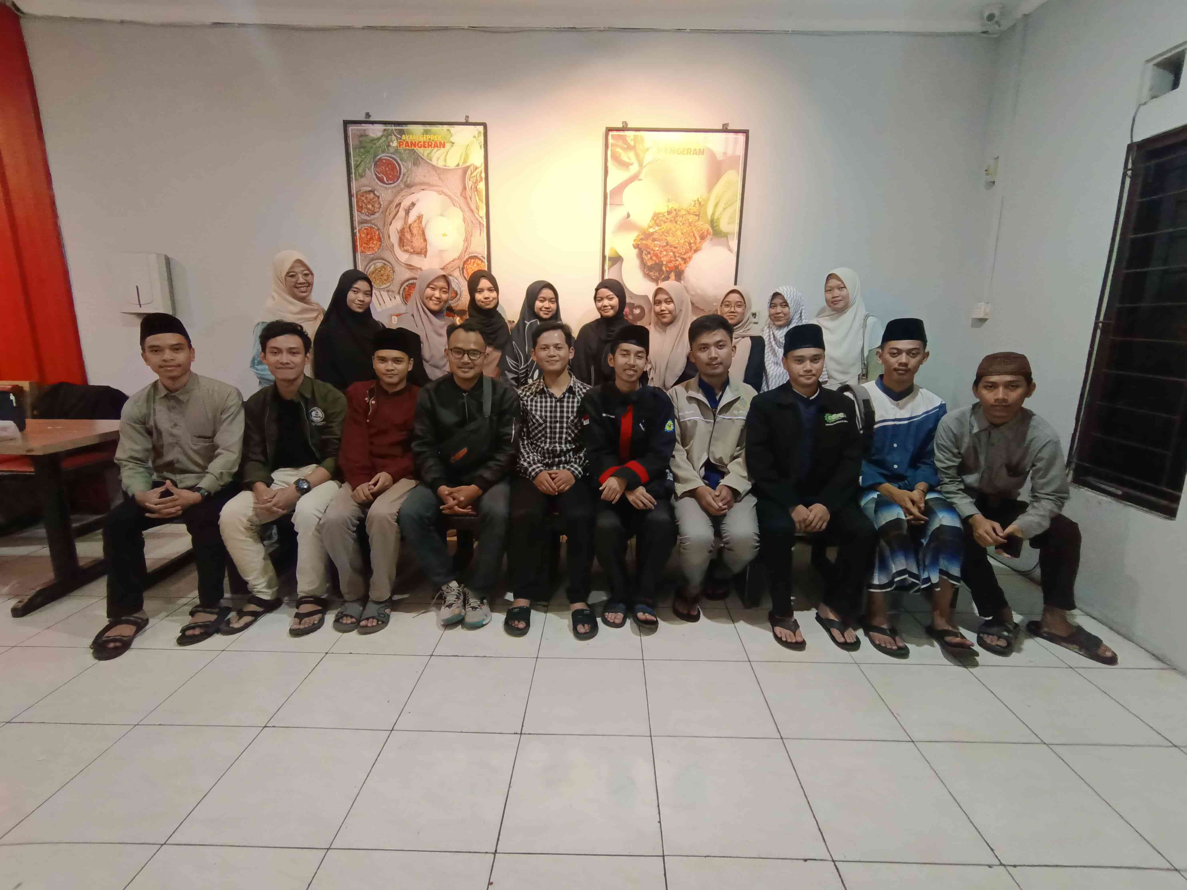 Kemendik At Taghyir Gelar Sharing Session dan Buka Bersama dengan Para Alumni Kemendik