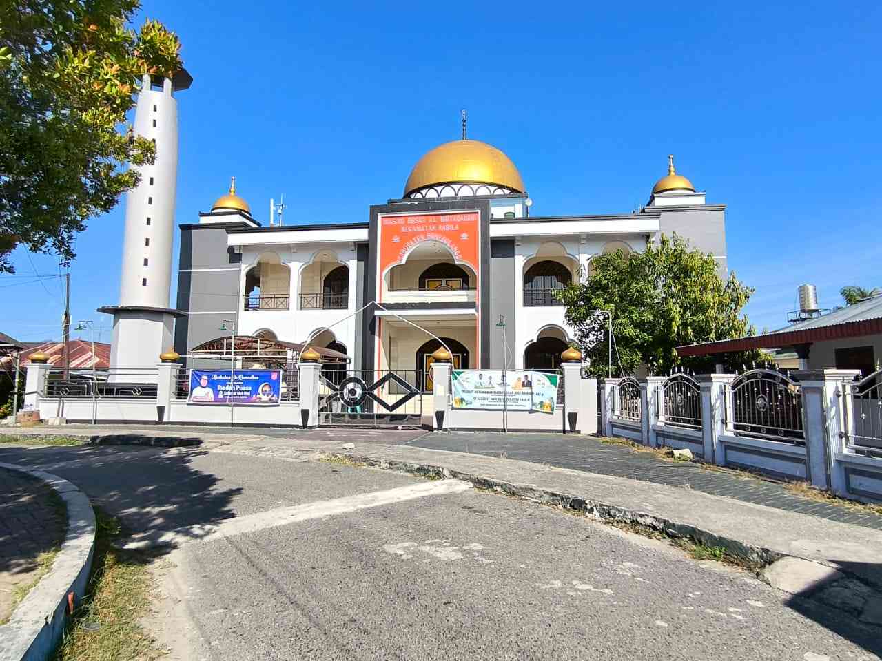 Masjid Besar Al-Mutaqaddir, Kabila
